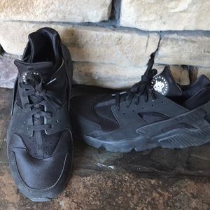 Nike Air Huarache Shoes Black/White Size